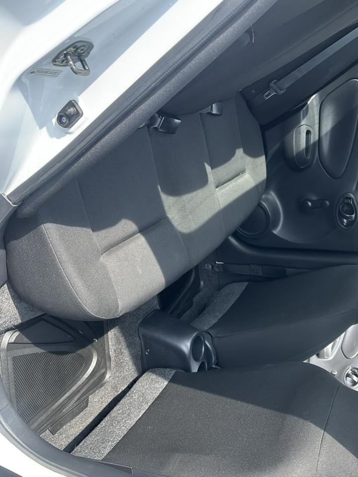 Nissan Versa 1.6 S 5M 2015