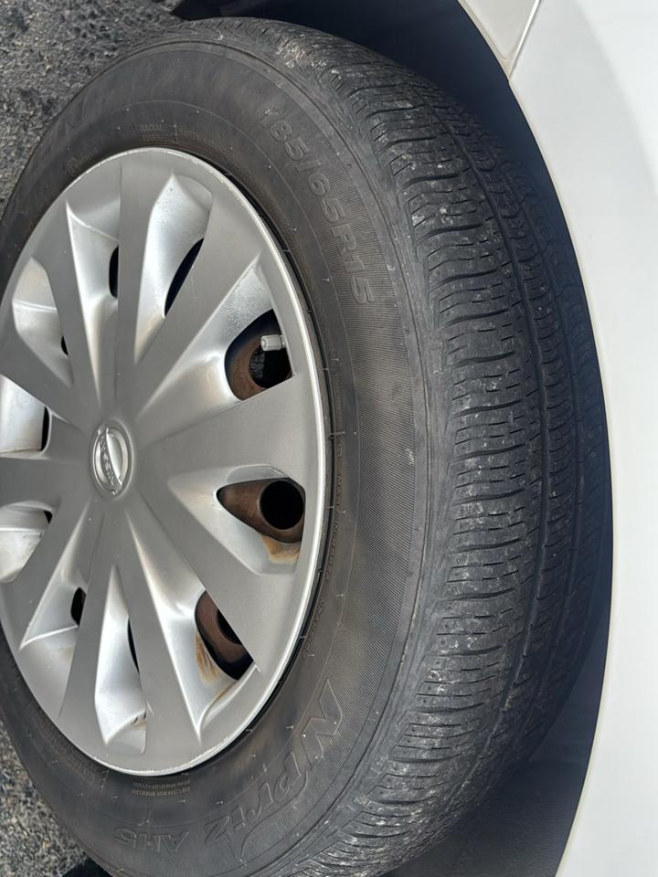 Nissan Versa 1.6 S 5M 2015