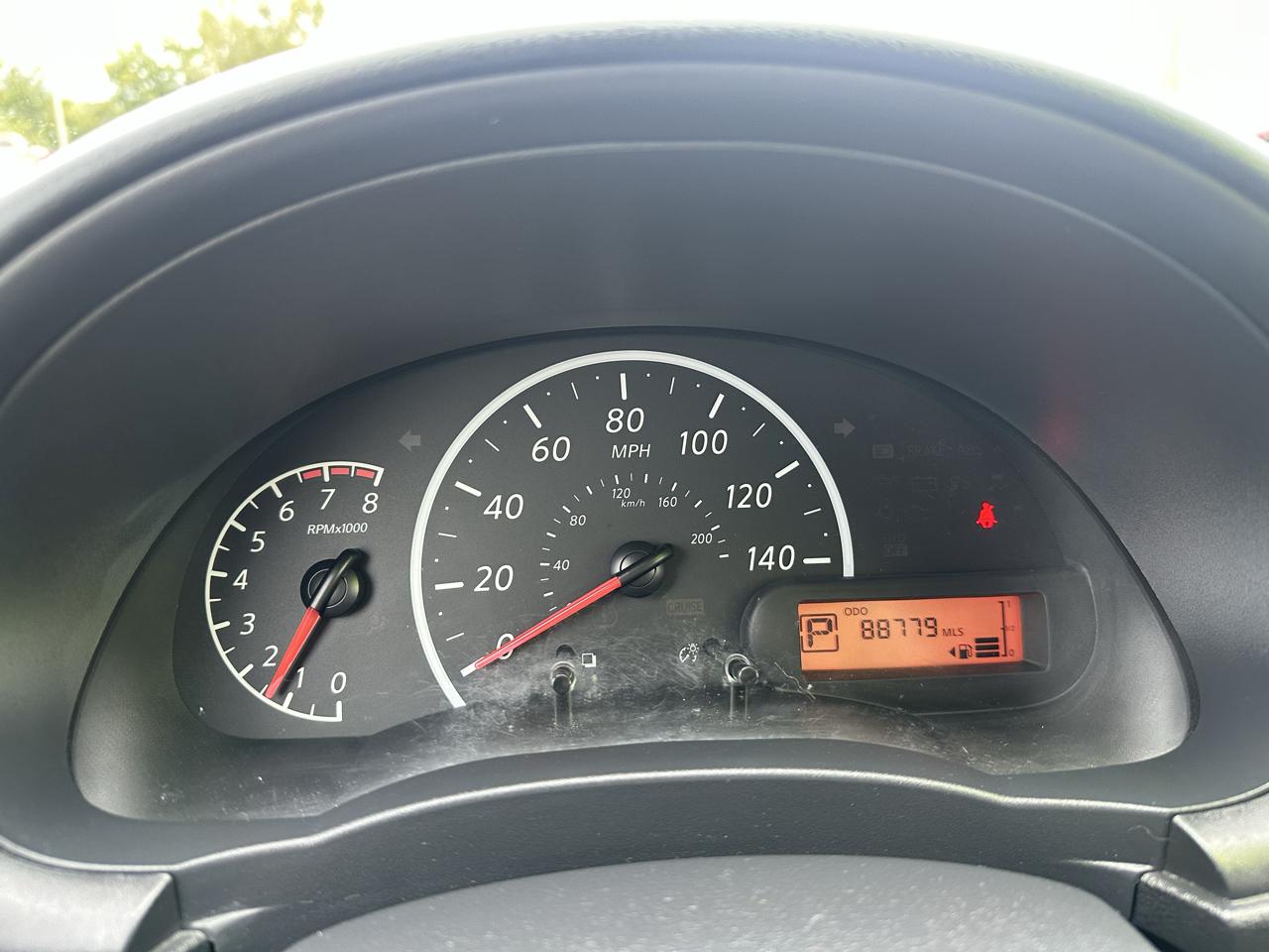 Nissan Versa photo 12