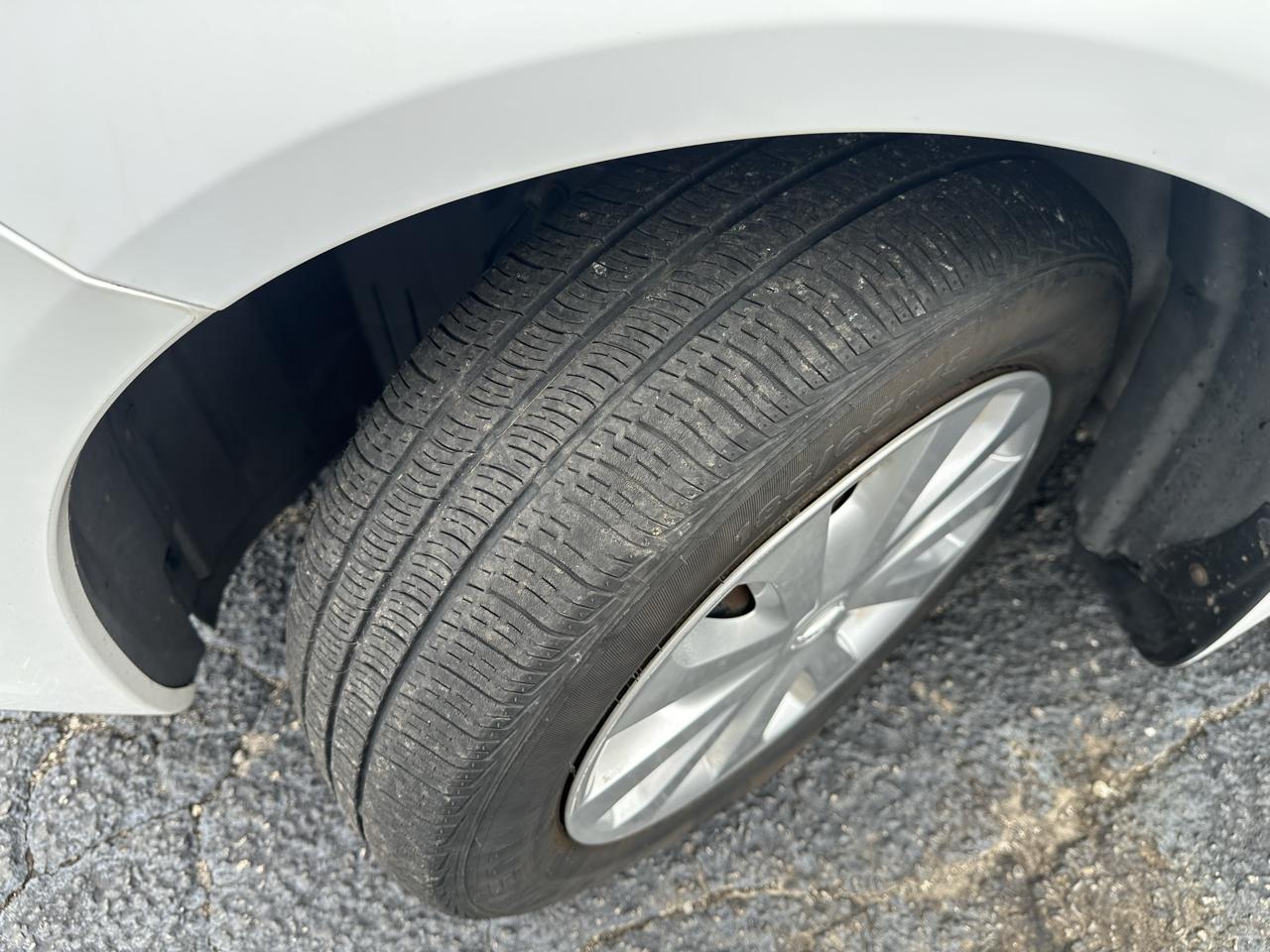 Nissan Versa photo 17