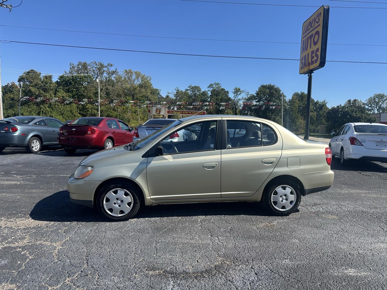 Toyota Echo photo 3