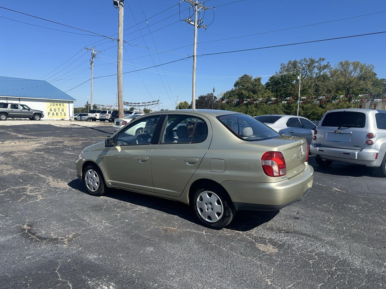 Toyota Echo photo 4