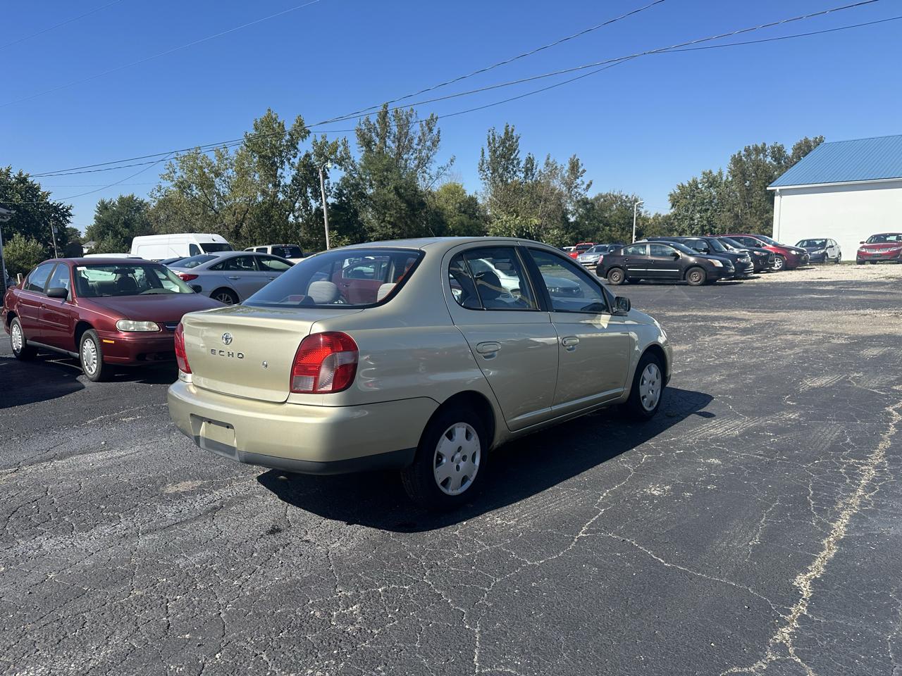 Toyota Echo photo 6