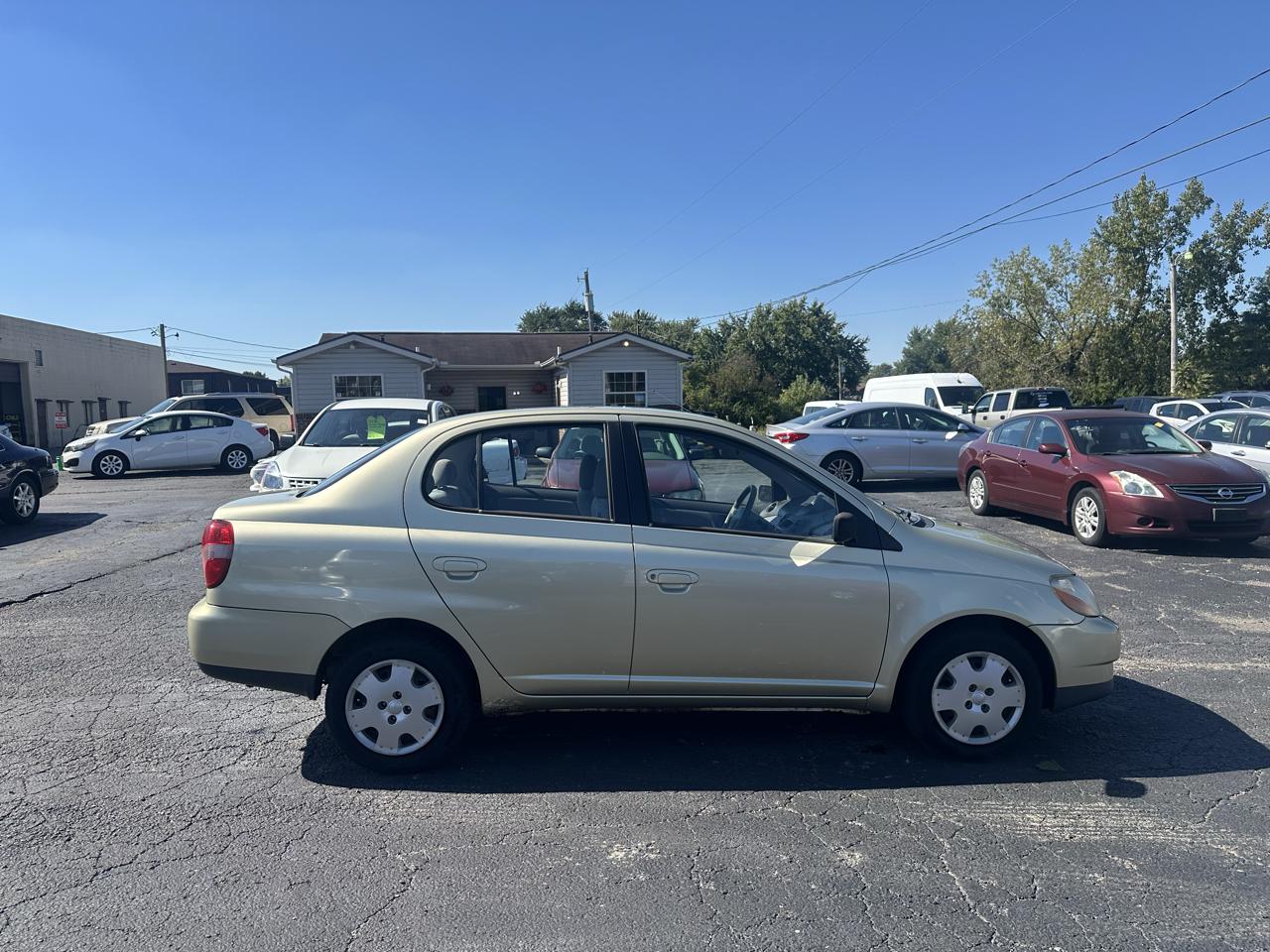 Toyota Echo photo 7