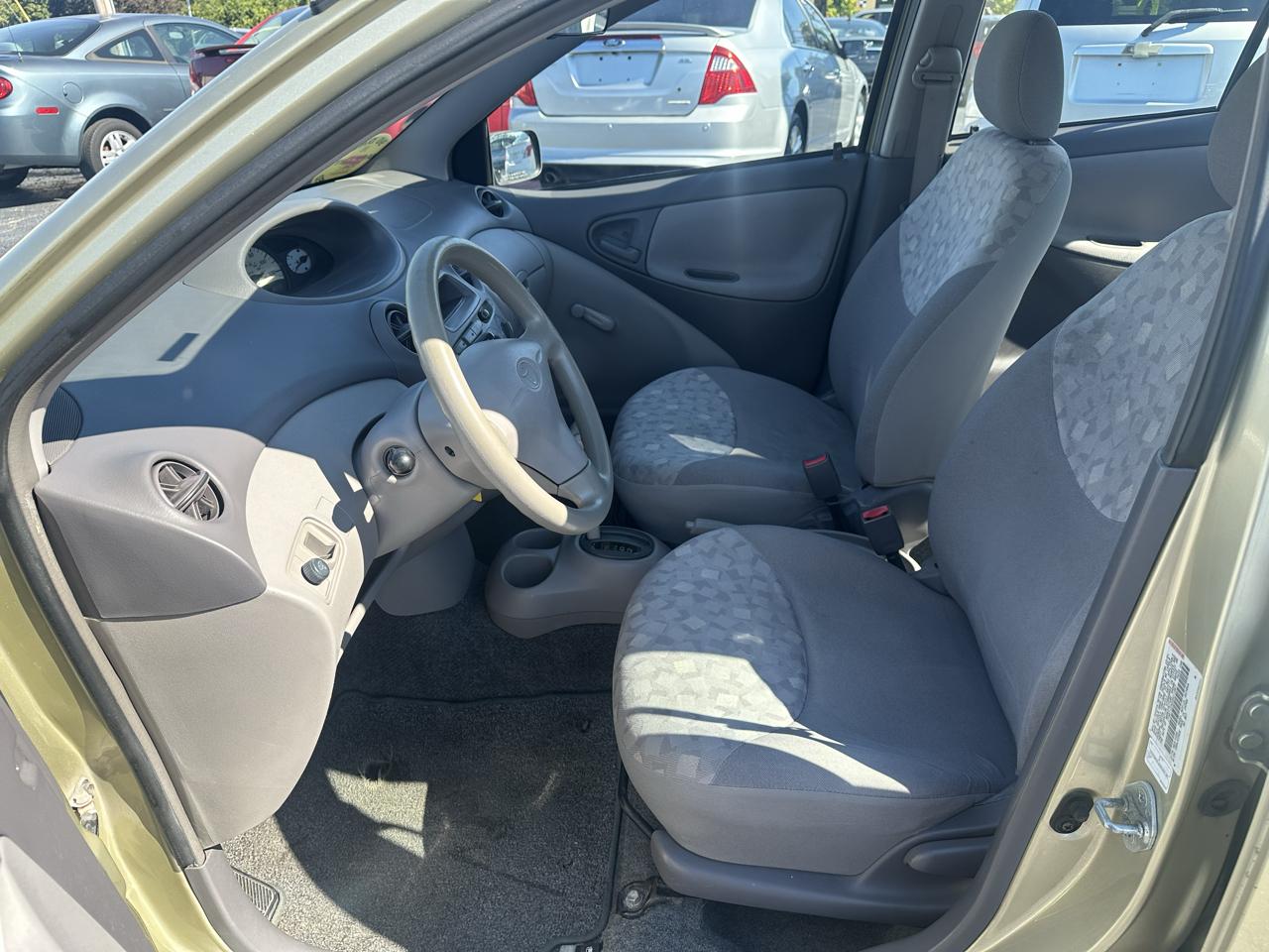 Toyota Echo photo 11