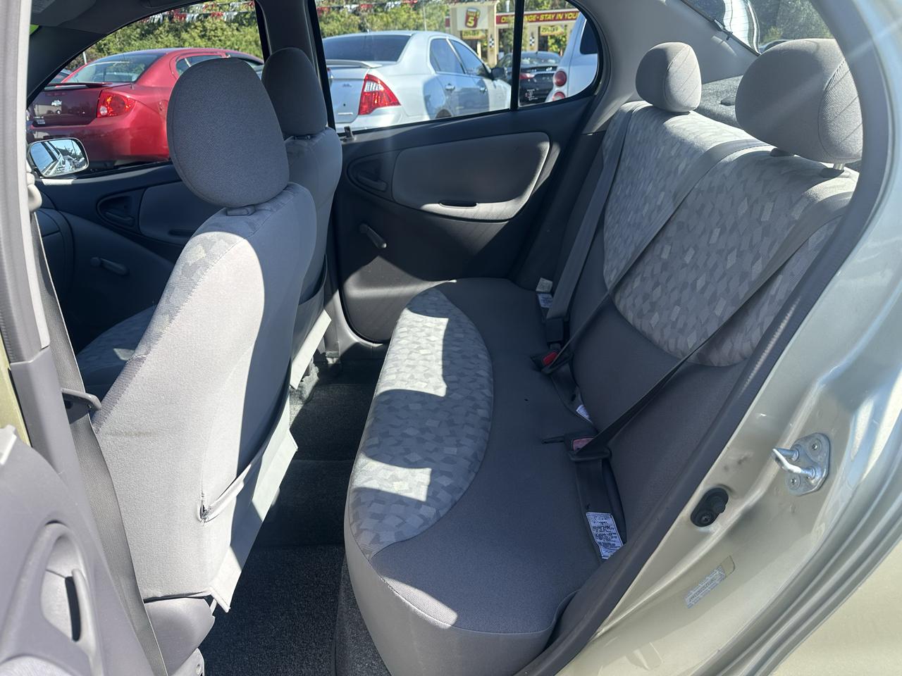Toyota Echo photo 15