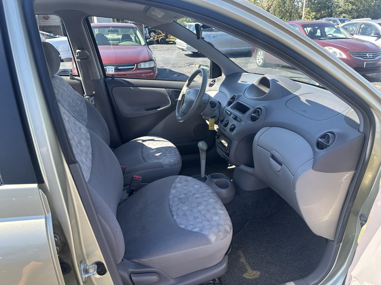 Toyota Echo photo 19