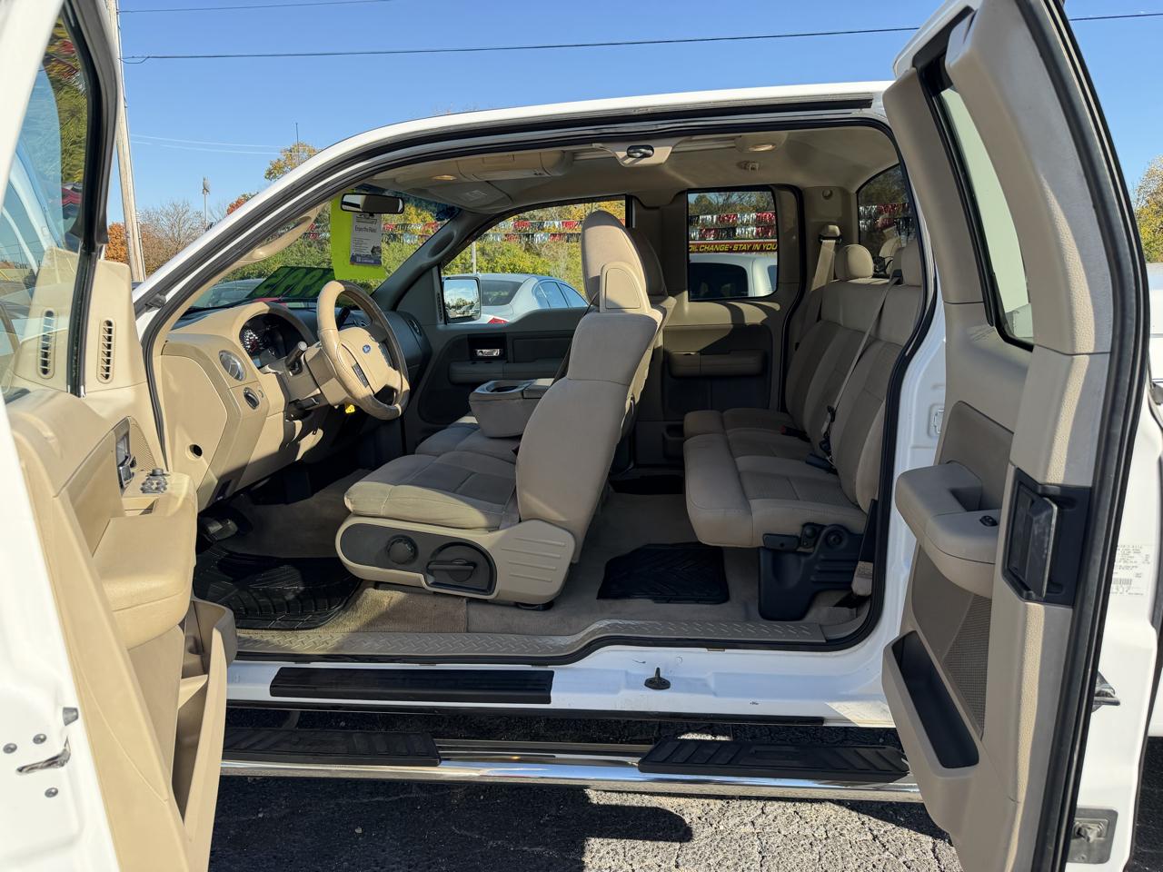 Ford F-150 Lariat SuperCab 5.5-ft Box 2WD 2004