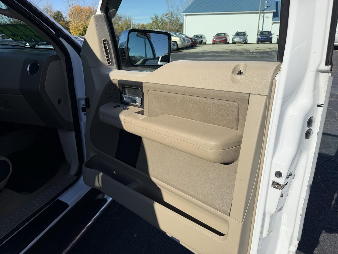 Ford F-150 Lariat SuperCab 5.5-ft Box 2WD 2004