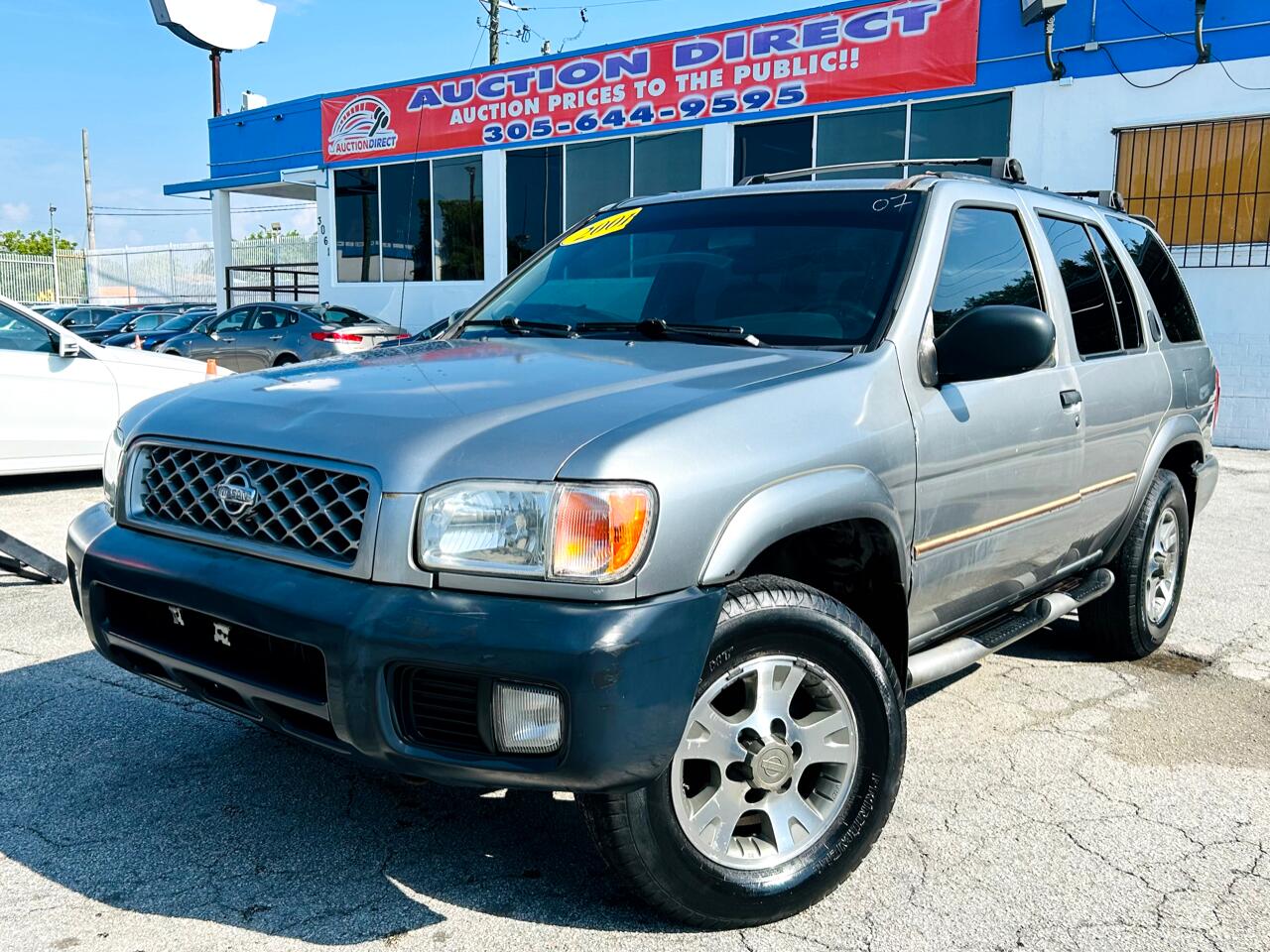 2001 Nissan Pathfinder SE 2WD