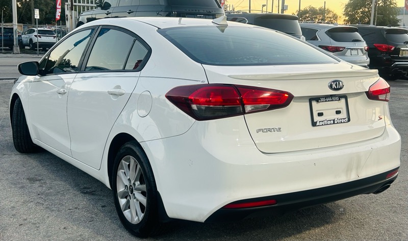 Kia Forte S 4D Sedan 2017
