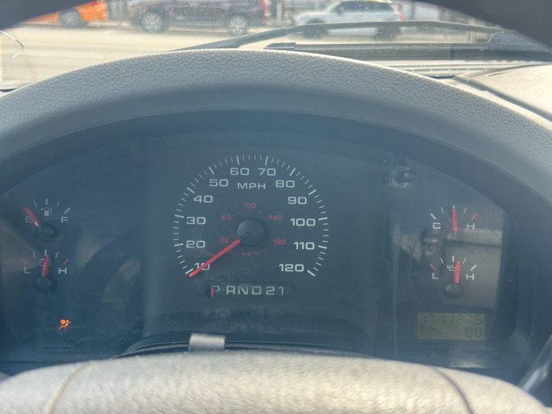 Ford F-150 STX 2WD 2005