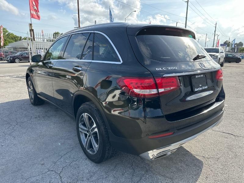 Mercedes-Benz GLC-Class GLC300 2019