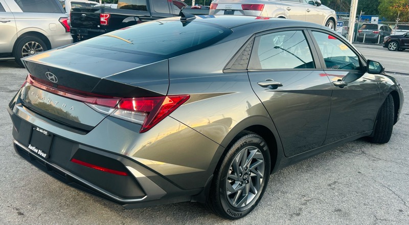 Hyundai Elantra SEL 2024