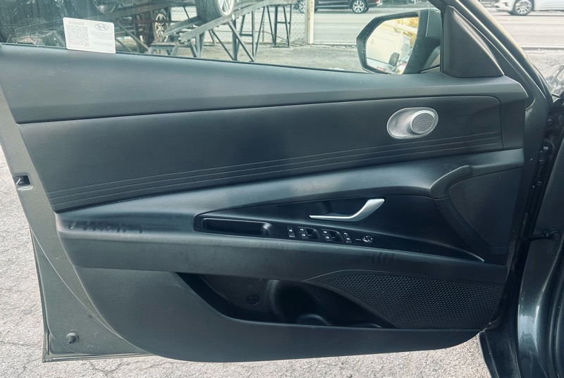 Hyundai Elantra SEL 2024