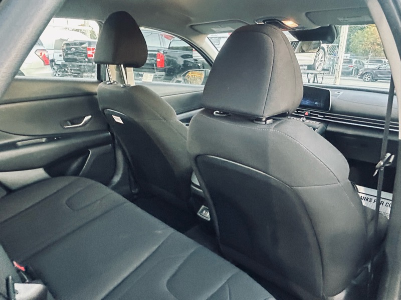 Hyundai Elantra SEL 2024