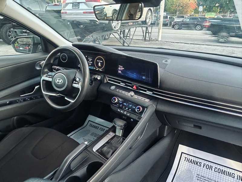 Hyundai Elantra SEL 2024