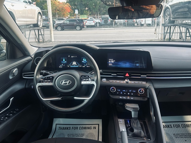 Hyundai Elantra SEL 2024