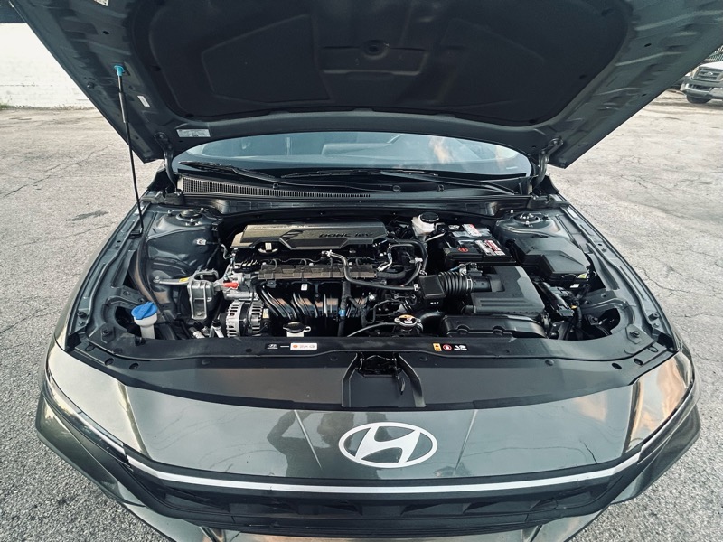 Hyundai Elantra SEL 2024