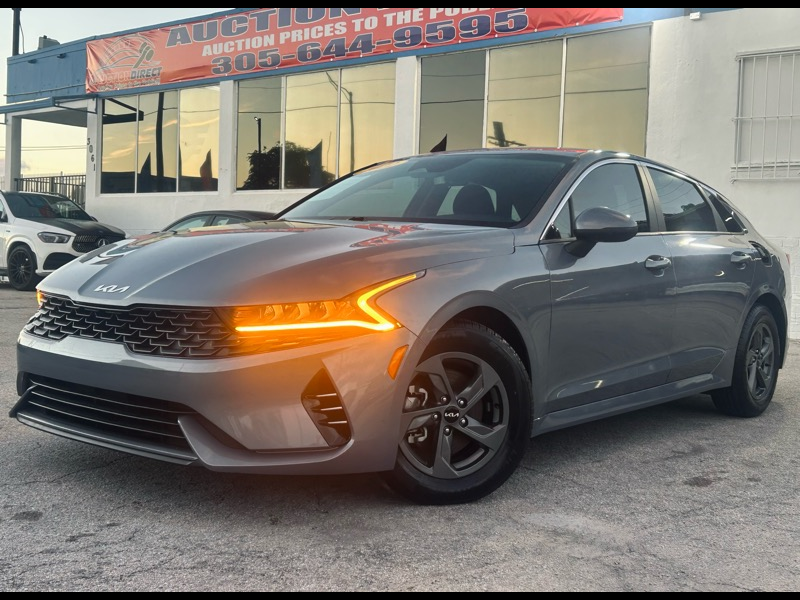 2022 Kia K5 LX's photo