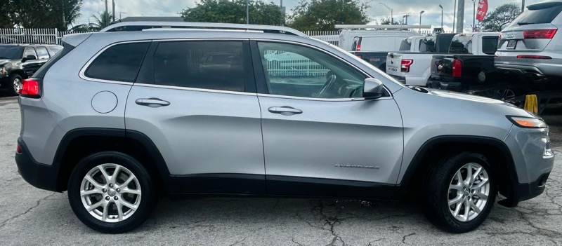 Jeep Cherokee Latitude FWD 2014