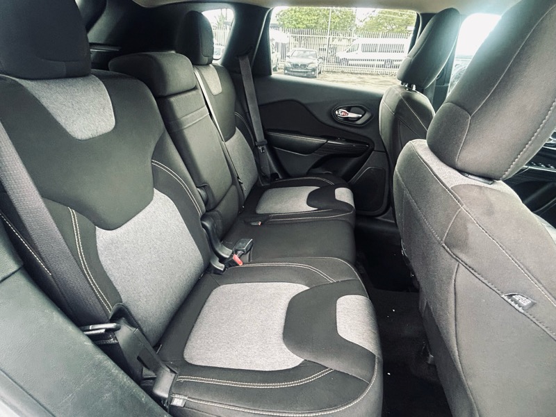 Jeep Cherokee Latitude FWD 2014