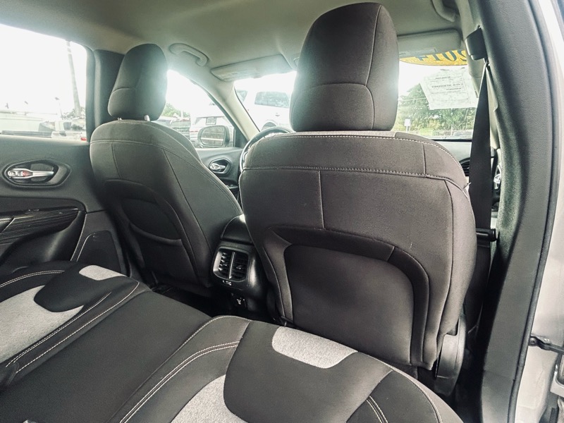 Jeep Cherokee Latitude FWD 2014