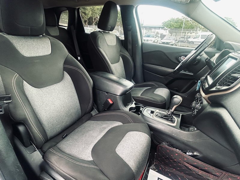 Jeep Cherokee Latitude FWD 2014