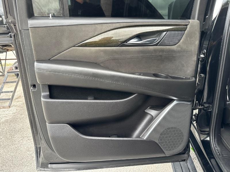 Cadillac Escalade ESV 2WD Platinum 2019