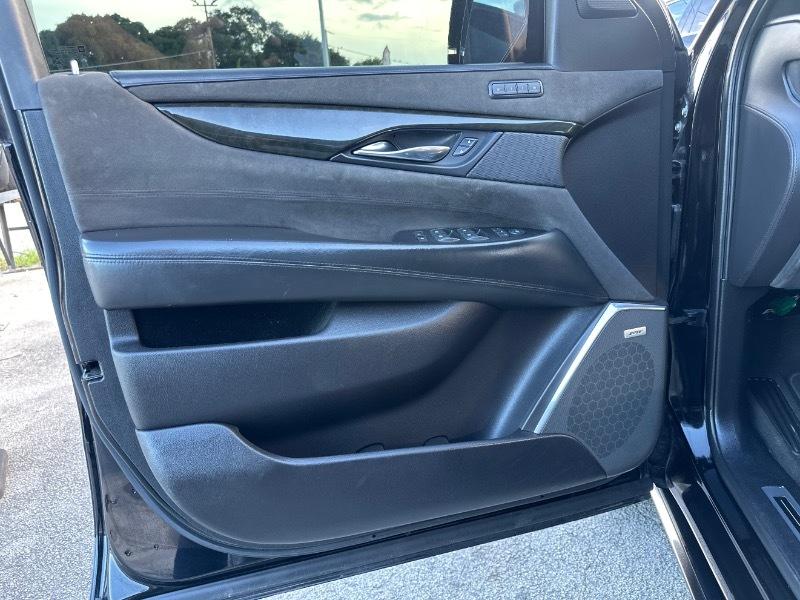 Cadillac Escalade ESV 2WD Platinum 2019