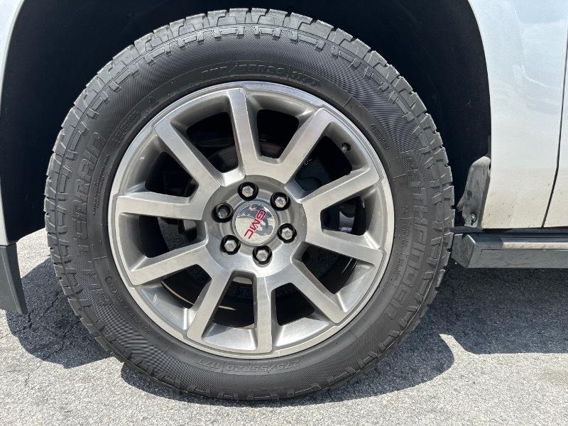 GMC Yukon Denali 4WD 2015