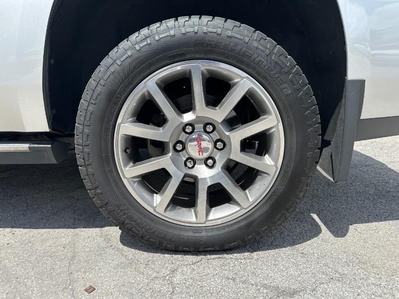 GMC Yukon Denali 4WD 2015