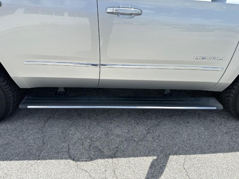 GMC Yukon Denali 4WD 2015