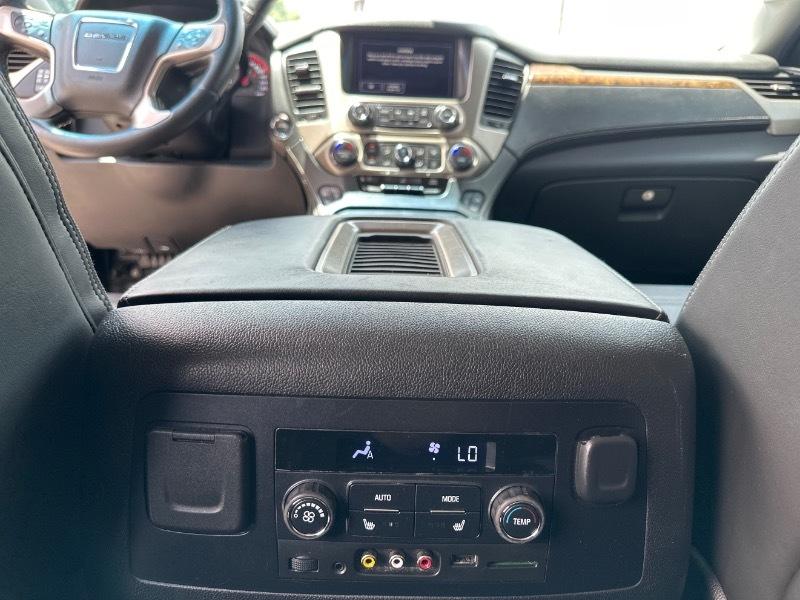 GMC Yukon Denali 4WD 2015