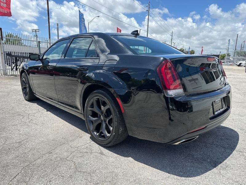 Chrysler 300 S V6 RWD 2021