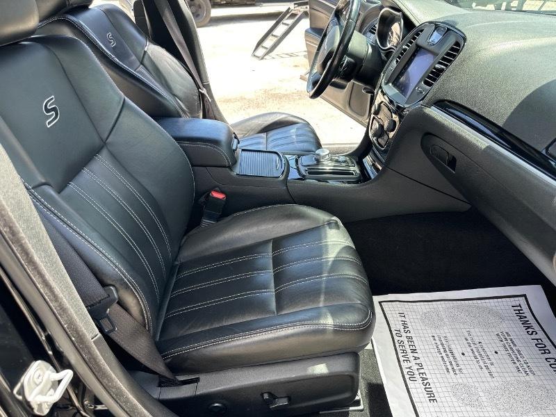 Chrysler 300 S V6 RWD 2021