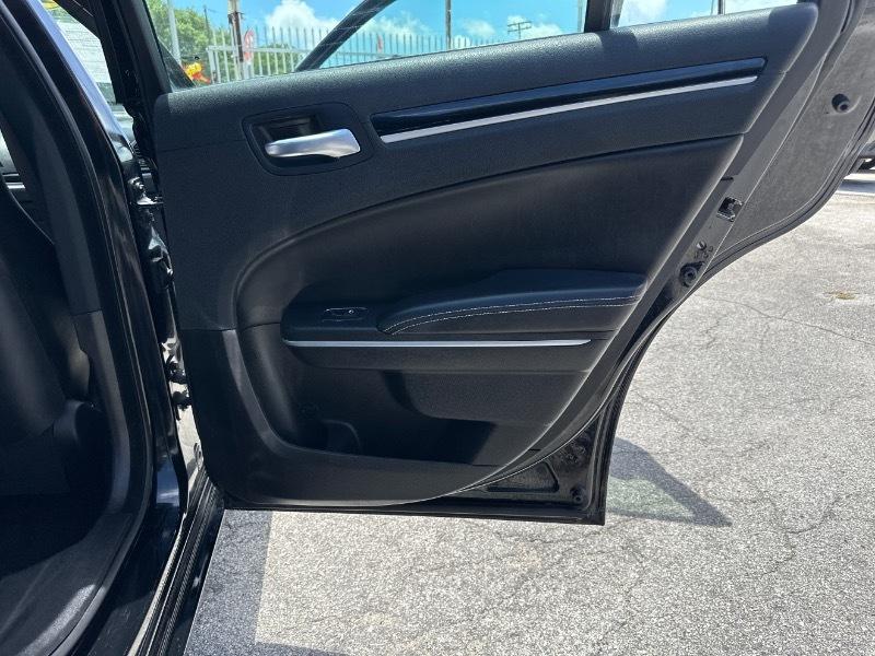 Chrysler 300 S V6 RWD 2021
