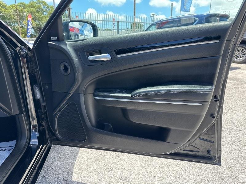 Chrysler 300 S V6 RWD 2021