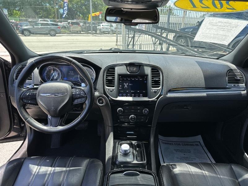 Chrysler 300 S V6 RWD 2021