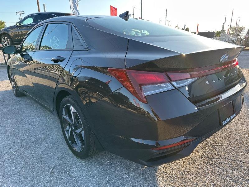 Hyundai Elantra SEL 2023