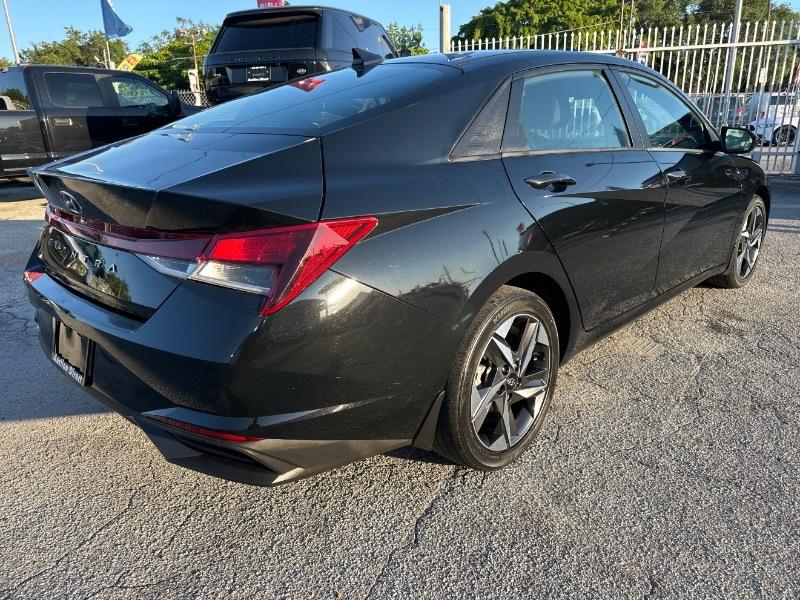 Hyundai Elantra SEL 2023