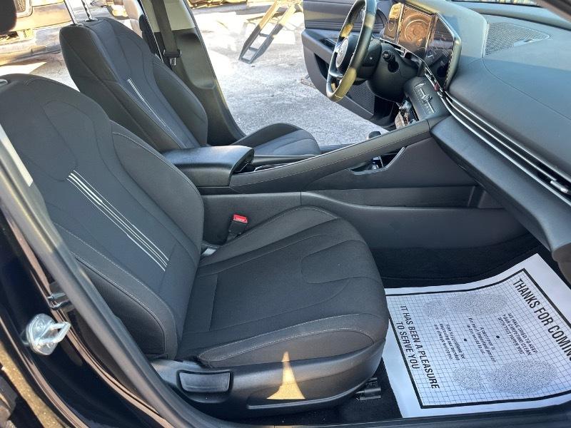 Hyundai Elantra SEL 2023