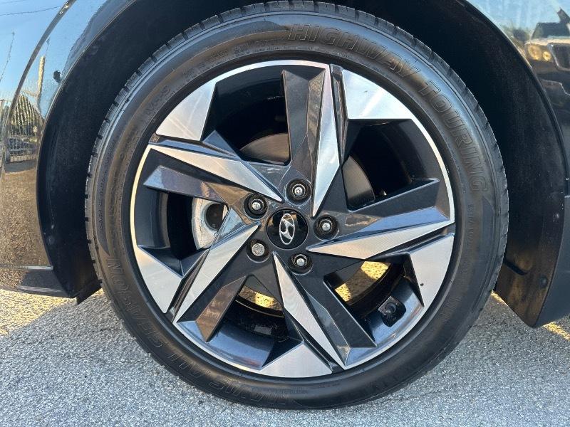 Hyundai Elantra SEL 2023