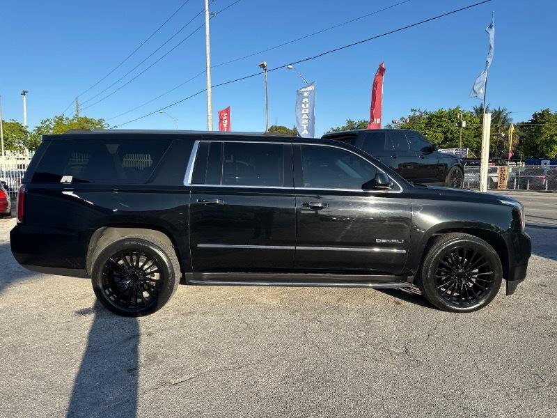 GMC Yukon XL Denali 4WD 2019