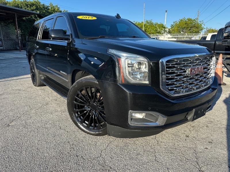 GMC Yukon XL Denali 4WD 2019