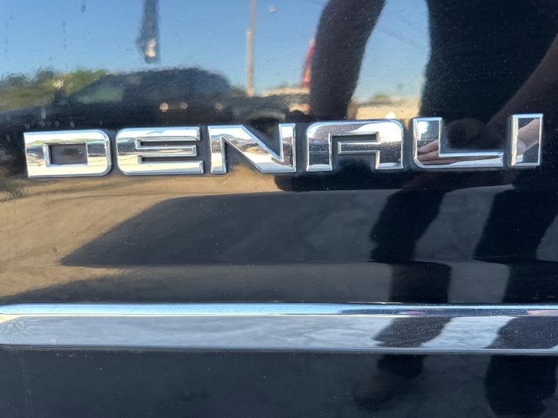 GMC Yukon XL Denali 4WD 2019