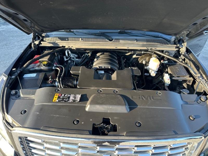 GMC Yukon XL Denali 4WD 2019