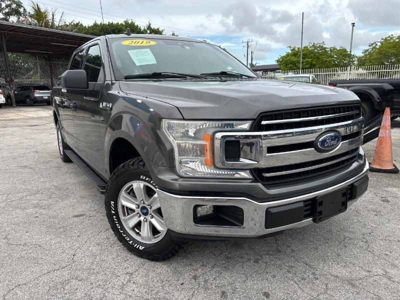 Ford F-150 2WD SuperCrew 139" XLT 2019