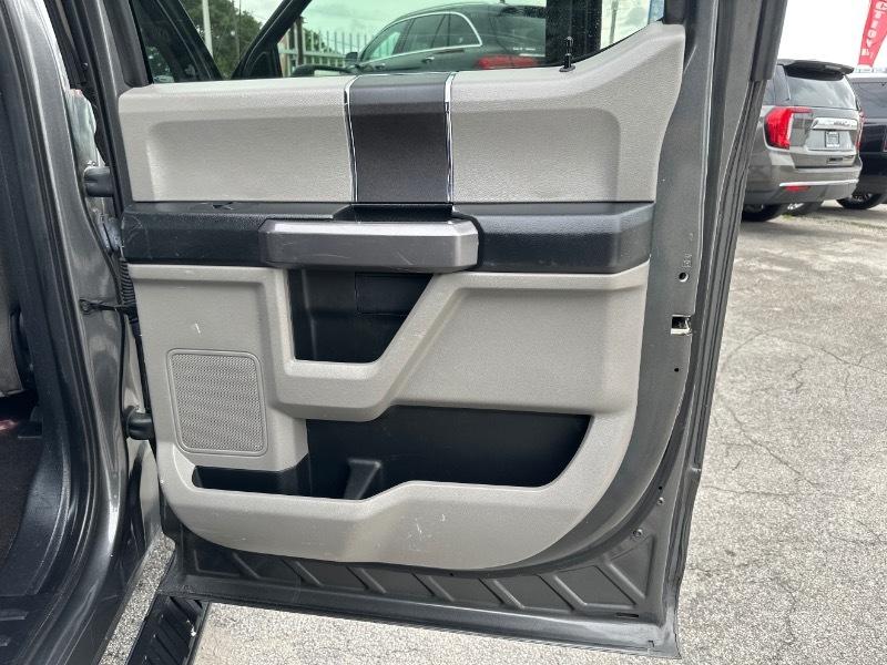 Ford F-150 2WD SuperCrew 139" XLT 2019