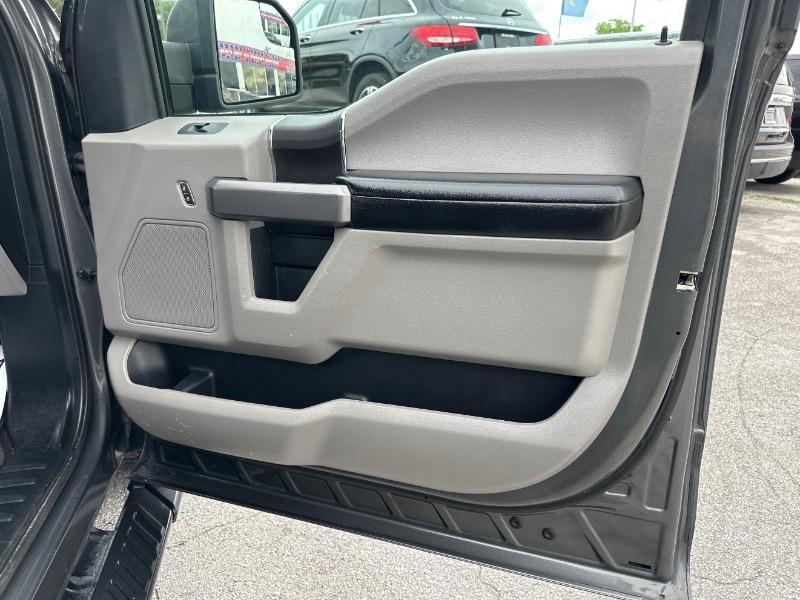 Ford F-150 2WD SuperCrew 139" XLT 2019